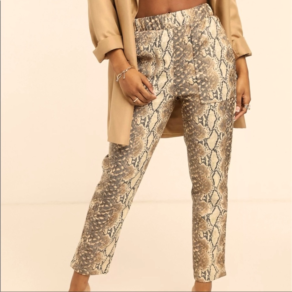 Size 12 SHEIKE. GOLDEN FORAL BROCADE TROUSERS. Luxury Fabric - Picture 4 of 7